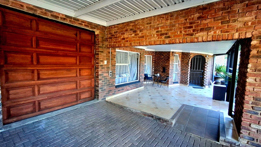 4 Bedroom Property for Sale in Vaalpark Free State